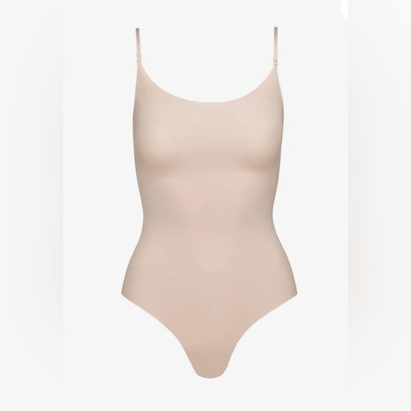 Commando Classic Cami Bodysuit - Picture 3 of 7